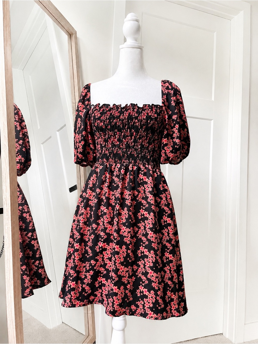 Revolve RESA Blake Smocked Puff Sleeve Dress Daisy Print